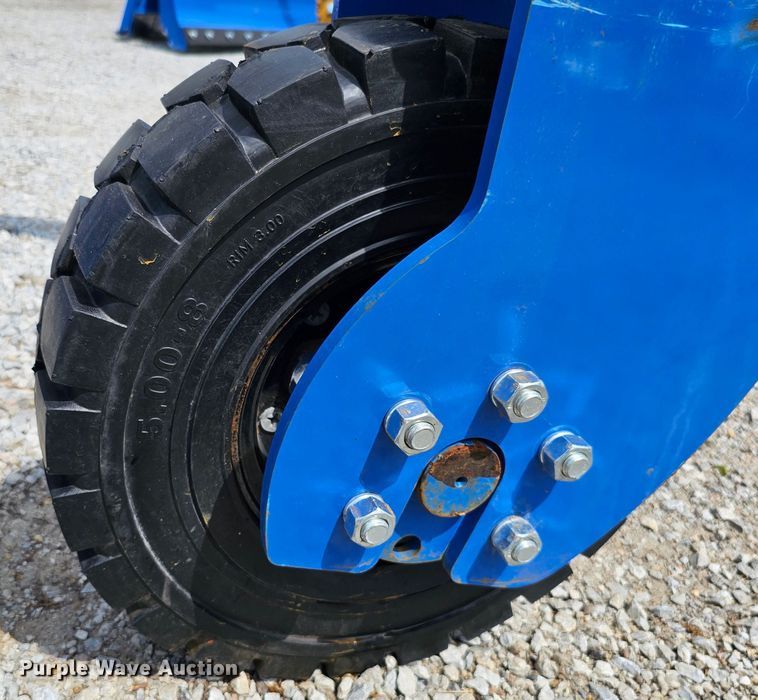 image for item LE9397 2022 Top Cat SSSG72  skid steer grader