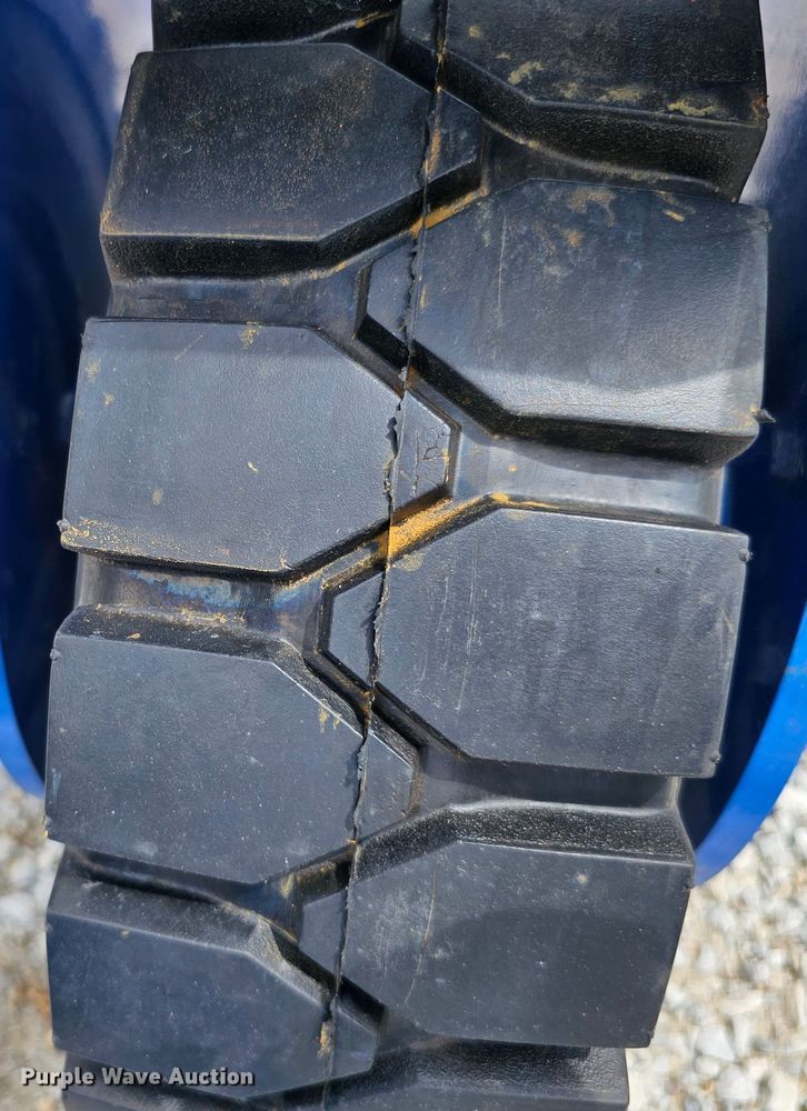 image for item LE9397 2022 Top Cat SSSG72  skid steer grader