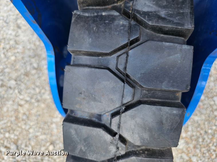 image for item LE9397 2022 Top Cat SSSG72  skid steer grader