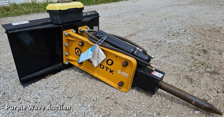 image for item LE9401 2022 Agrotk SSHH680  skid steer breaker