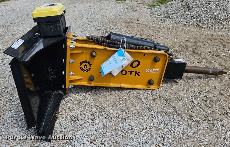 image for item LE9401 2022 Agrotk SSHH680  skid steer breaker