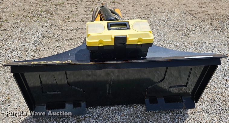 image for item LE9401 2022 Agrotk SSHH680  skid steer breaker