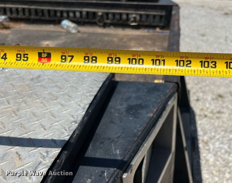 image for item LG9085 2011 Chevrolet Silverado 3500HD  Crew Cab flatbed pickup truck