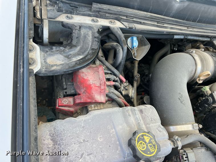 image for item LG9085 2011 Chevrolet Silverado 3500HD  Crew Cab flatbed pickup truck