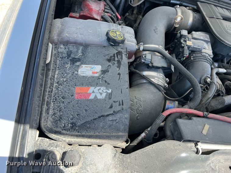 image for item LG9085 2011 Chevrolet Silverado 3500HD  Crew Cab flatbed pickup truck