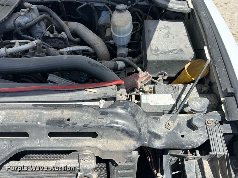 image for item LG9085 2011 Chevrolet Silverado 3500HD  Crew Cab flatbed pickup truck