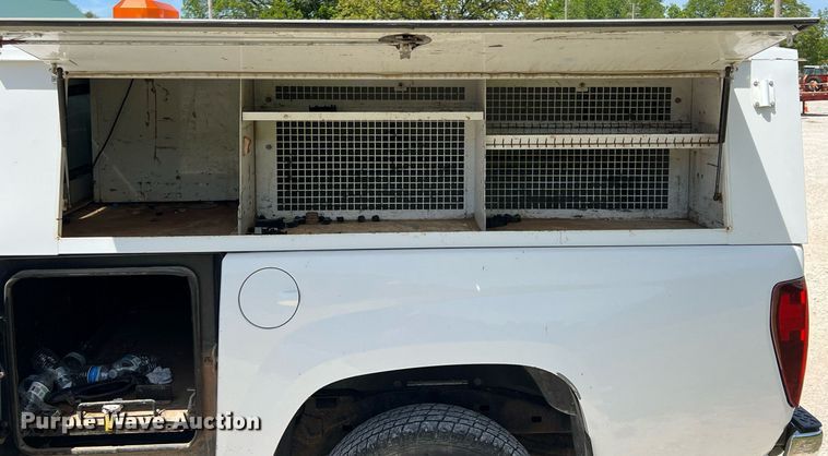 image for item LG9086 2011 Chevrolet Colorado  utility bed pickup truck