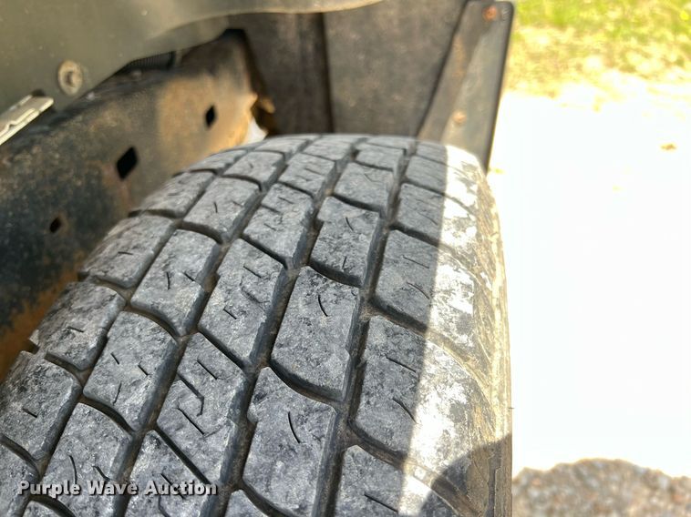 image for item LG9086 2011 Chevrolet Colorado  utility bed pickup truck