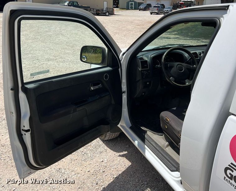 image for item LG9086 2011 Chevrolet Colorado  utility bed pickup truck