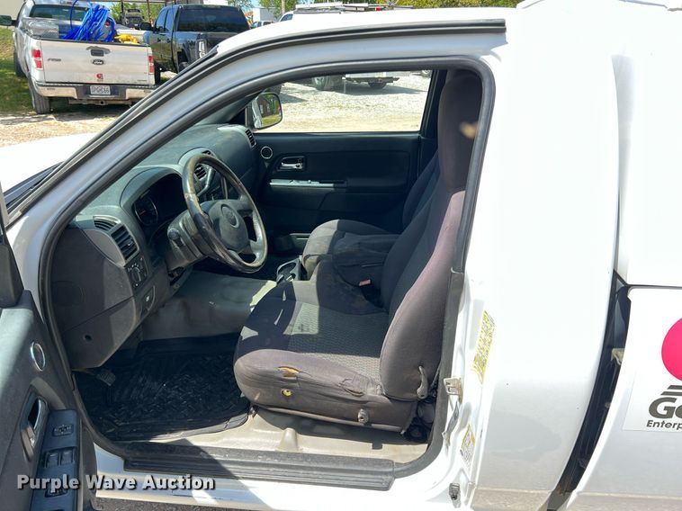 image for item LG9086 2011 Chevrolet Colorado  utility bed pickup truck