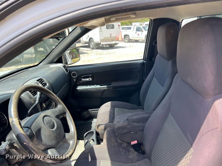 image for item LG9086 2011 Chevrolet Colorado  utility bed pickup truck