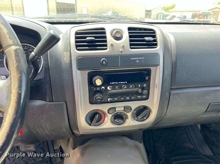 image for item LG9086 2011 Chevrolet Colorado  utility bed pickup truck