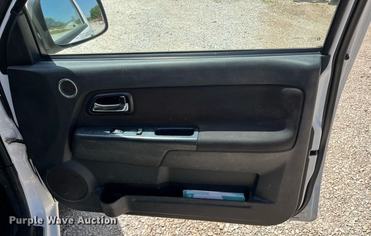 image for item LG9086 2011 Chevrolet Colorado  utility bed pickup truck