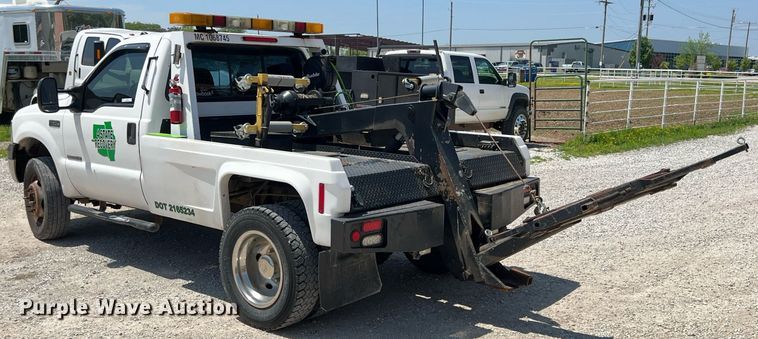 image for item LG9128 2002 Ford F450 Super Duty  tow truck