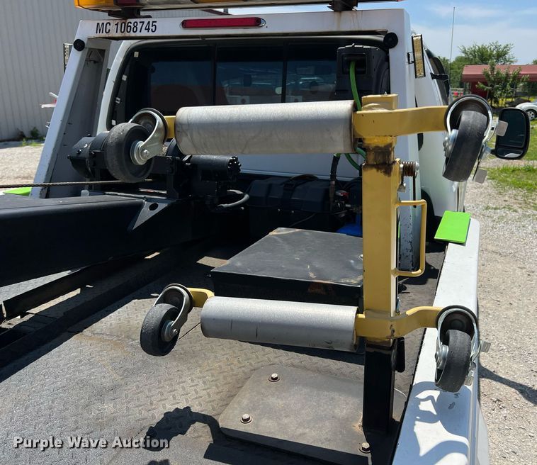 image for item LG9128 2002 Ford F450 Super Duty  tow truck