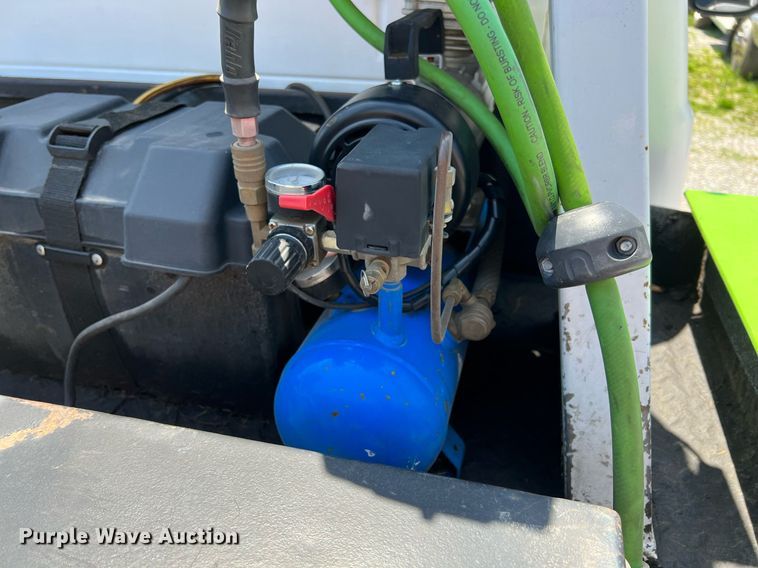 image for item LG9128 2002 Ford F450 Super Duty  tow truck