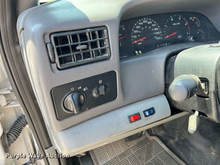 image for item LG9128 2002 Ford F450 Super Duty  tow truck