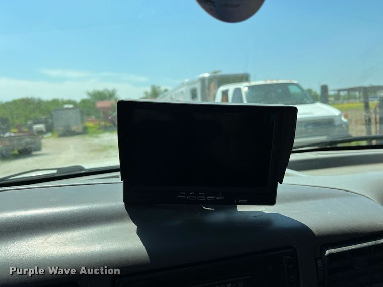 image for item LG9128 2002 Ford F450 Super Duty  tow truck