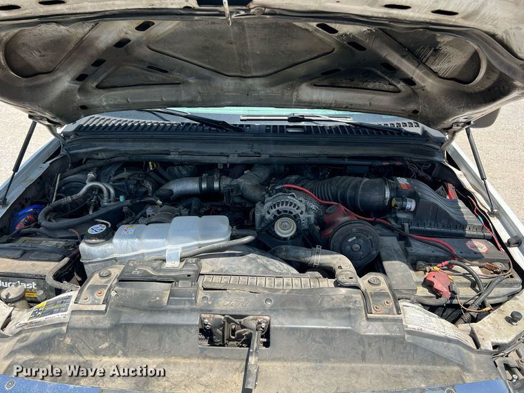 image for item LG9128 2002 Ford F450 Super Duty  tow truck