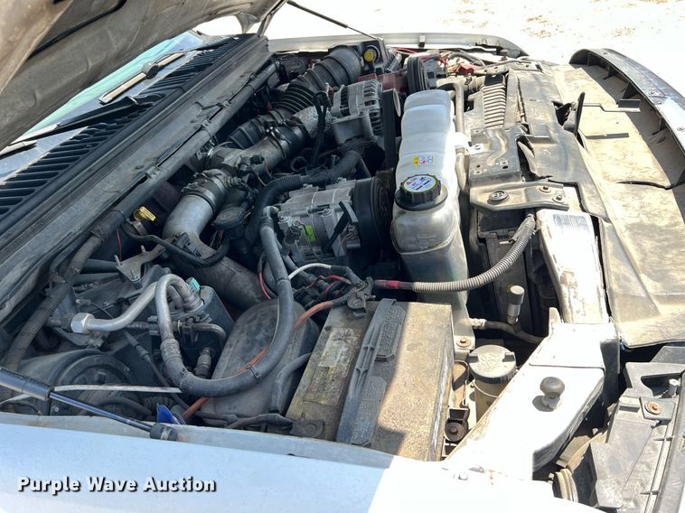 image for item LG9128 2002 Ford F450 Super Duty  tow truck