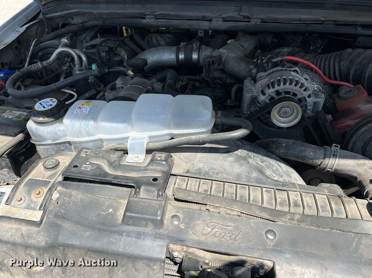 image for item LG9128 2002 Ford F450 Super Duty  tow truck