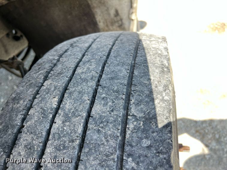 image for item LG9128 2002 Ford F450 Super Duty  tow truck