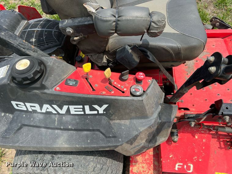 image for item LG9132 Gravely Pro Turn 260  ZTR lawn mower