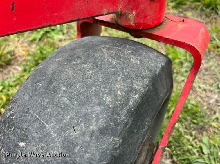 image for item LG9132 Gravely Pro Turn 260  ZTR lawn mower