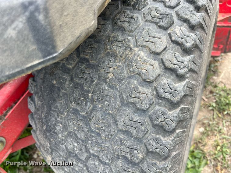 image for item LG9132 Gravely Pro Turn 260  ZTR lawn mower