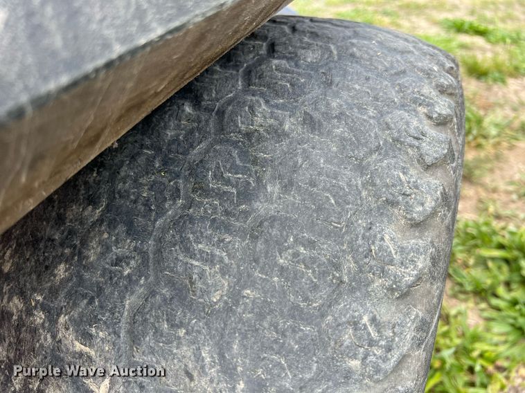 image for item LG9132 Gravely Pro Turn 260  ZTR lawn mower