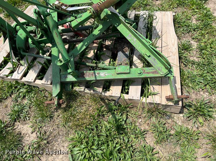 image for item LG9133 John Deere  sickle mower