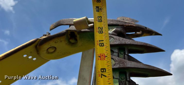 image for item LG9133 John Deere  sickle mower