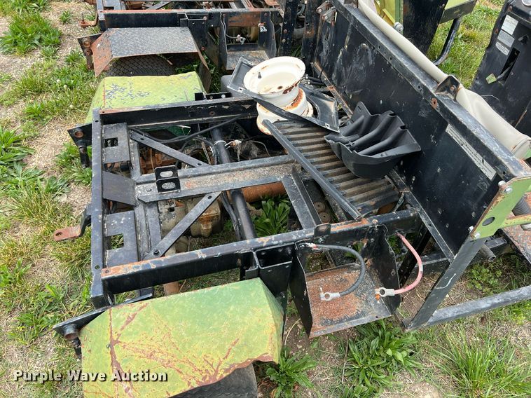 image for item LG9137 (2) Cushman golf carts