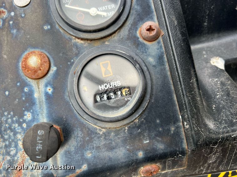 image for item LG9137 (2) Cushman golf carts