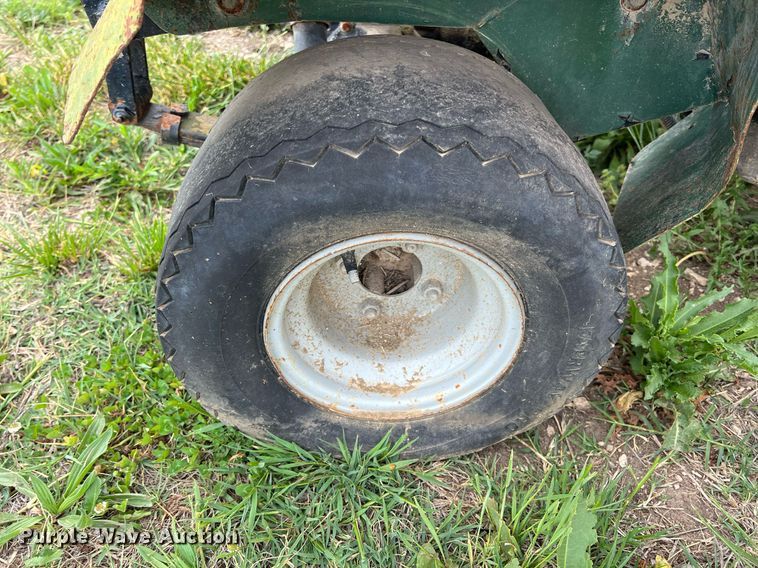 image for item LG9137 (2) Cushman golf carts