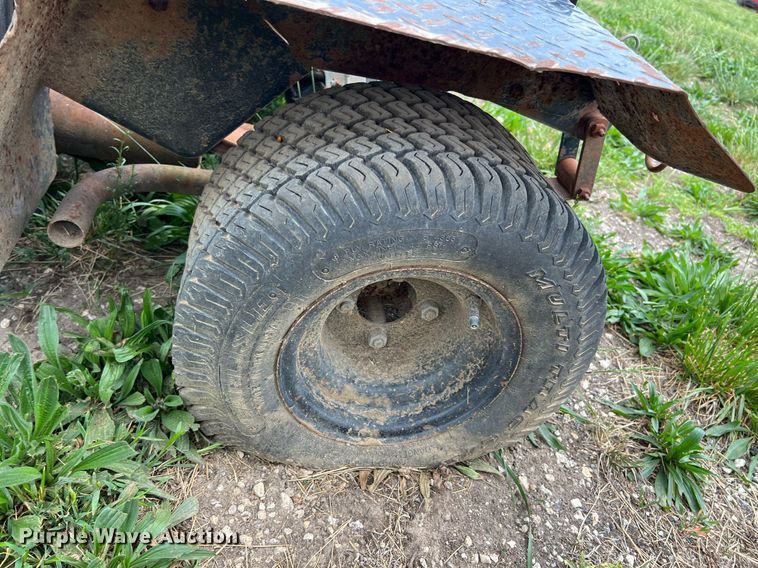 image for item LG9137 (2) Cushman golf carts