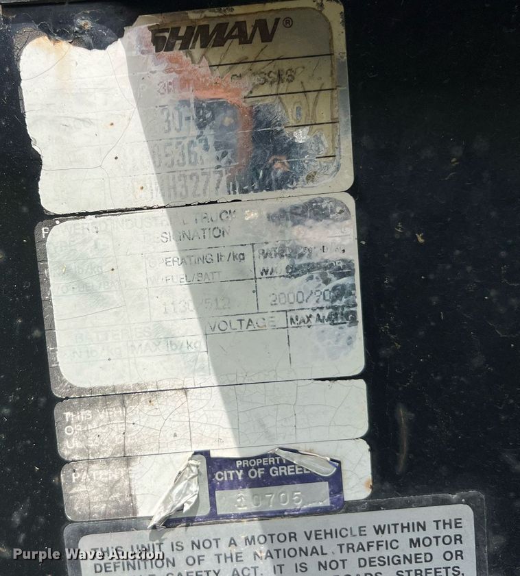 image for item LG9137 (2) Cushman golf carts