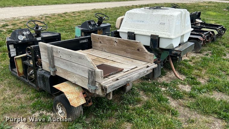 image for item LG9138 (2) Cushman golf carts