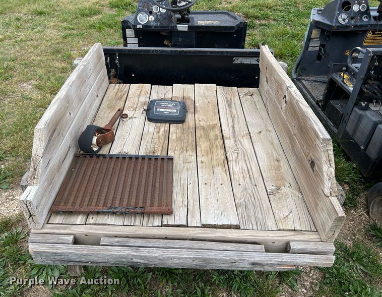 image for item LG9138 (2) Cushman golf carts