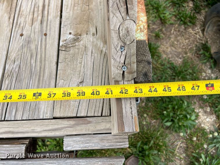 image for item LG9138 (2) Cushman golf carts