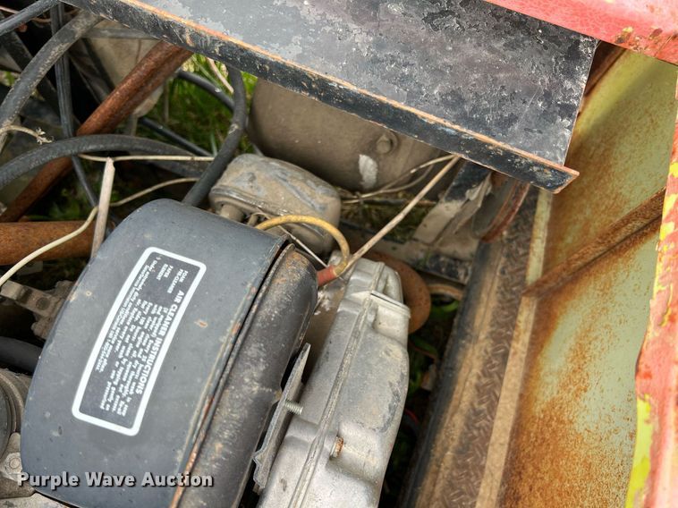 image for item LG9138 (2) Cushman golf carts