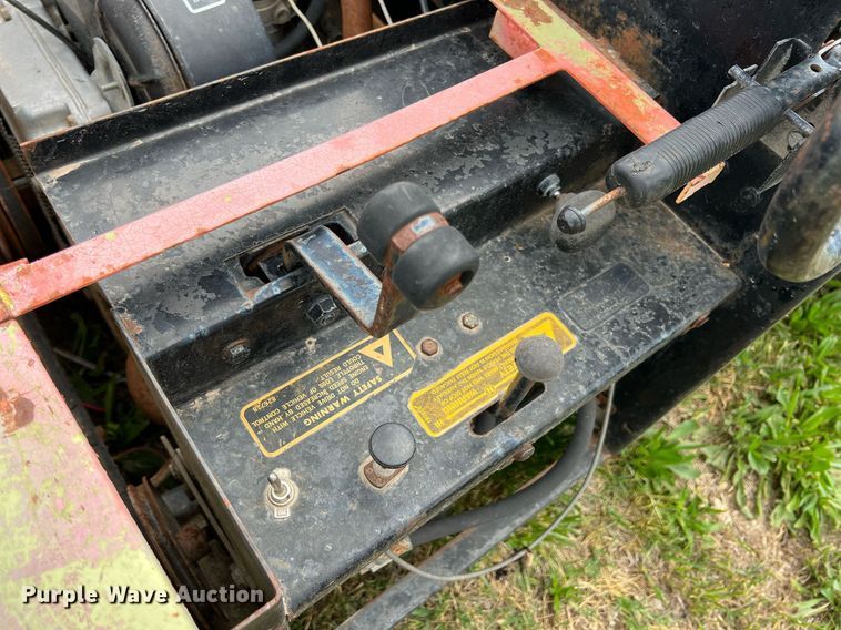 image for item LG9138 (2) Cushman golf carts