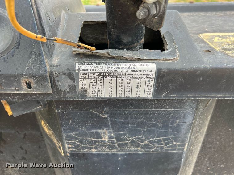 image for item LG9138 (2) Cushman golf carts