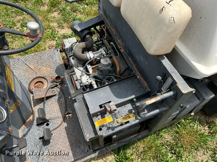 image for item LG9138 (2) Cushman golf carts