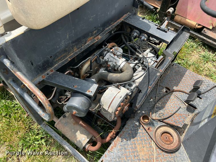 image for item LG9138 (2) Cushman golf carts