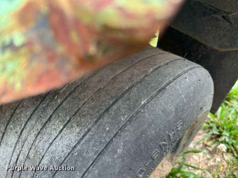 image for item LG9138 (2) Cushman golf carts