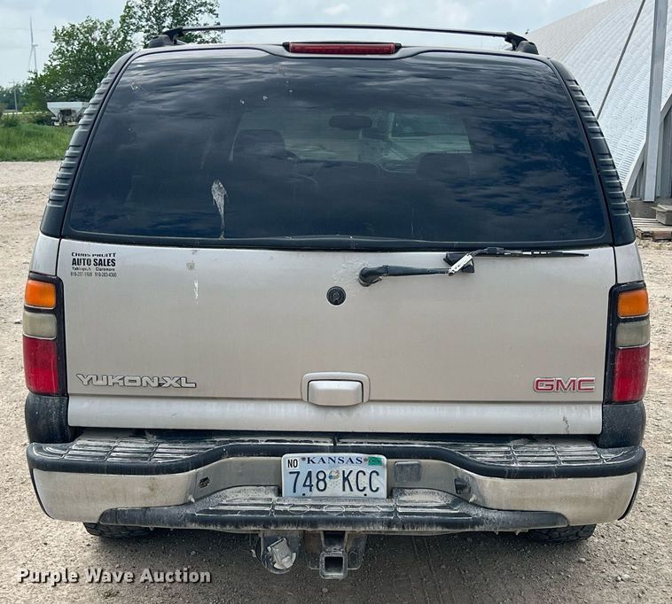 image for item LG9151 2004 GMC Yukon XL  SUV