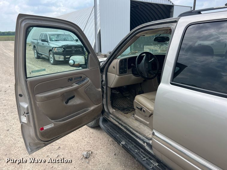 image for item LG9151 2004 GMC Yukon XL  SUV