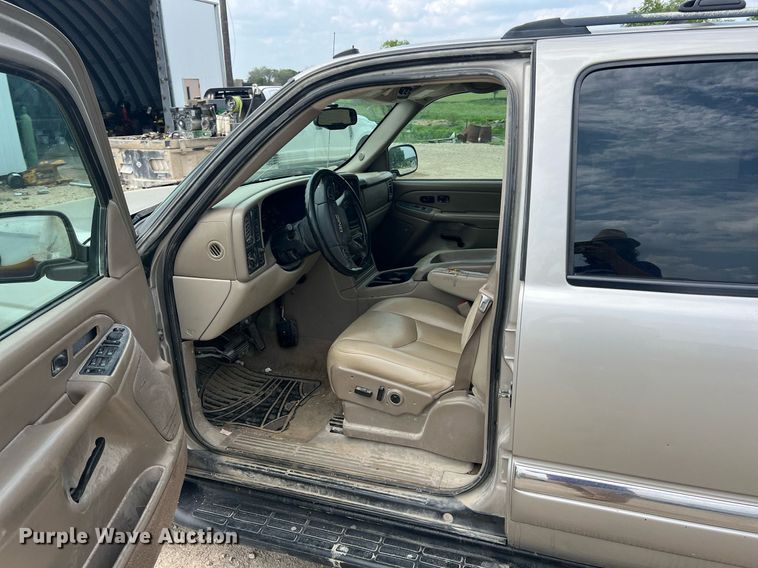 image for item LG9151 2004 GMC Yukon XL  SUV