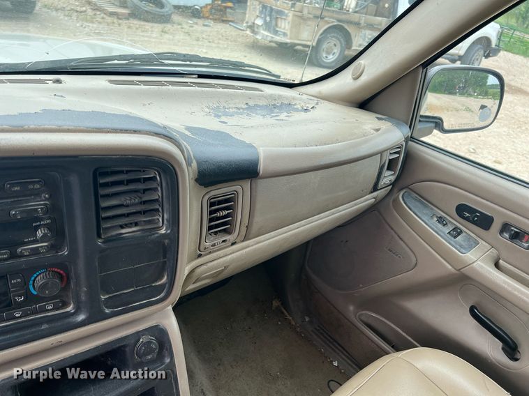 image for item LG9151 2004 GMC Yukon XL  SUV